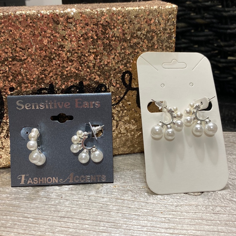 NWOT Sensitive Ears Faux Pearl Silver Tone Earrings (1Pair)!